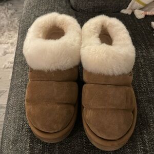 Ugg Tazzlita size 10 worn once!